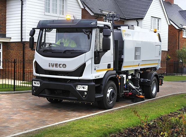 Smallest CNG mid-range refuse truck in France, equipped with an Allison transmission, to debut at Pollutec 2016 