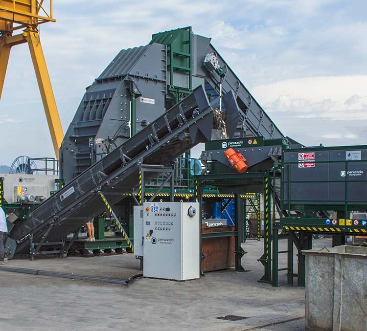 Scrap waste grinding for metal recovery 